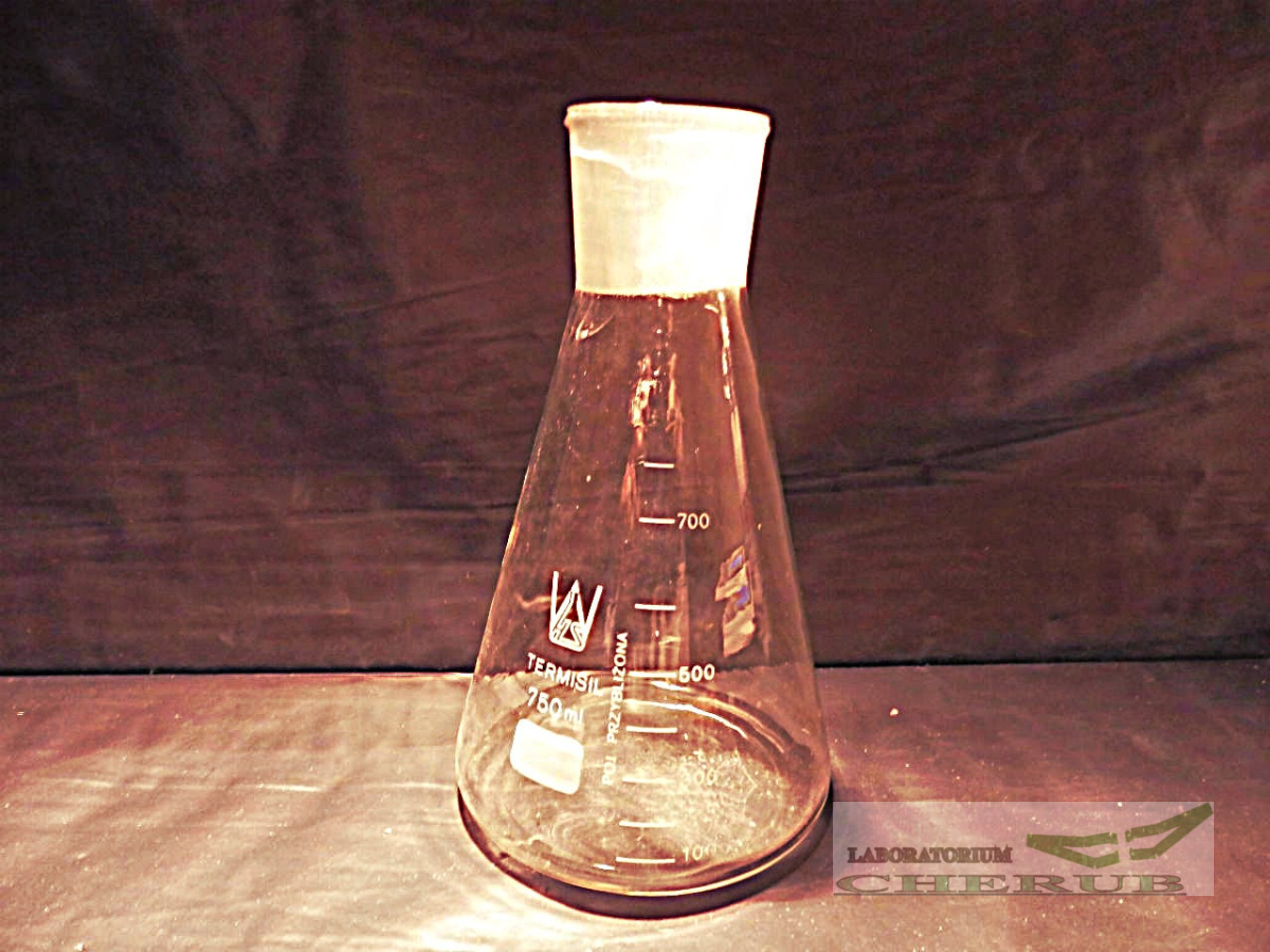 Elenmajerka ze szlifem 45, podziałką, pojemność 750ml Elenmajerka ze szlifem 45, podziałką, pojemność 750ml