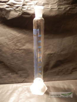 Cylinder miarowy z plastikową podstawką i plastikowym korkiem, pojemność 500ml